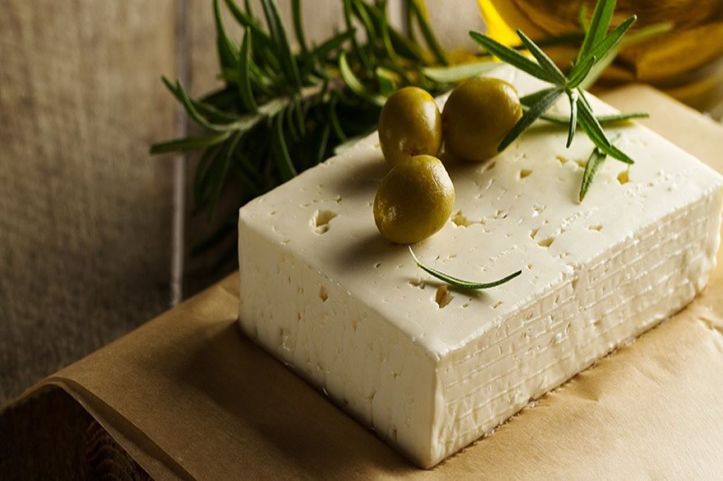 Αλλάζει το θεσμικό πλαίσιο των ποινών για τη νοθεία της φέτας