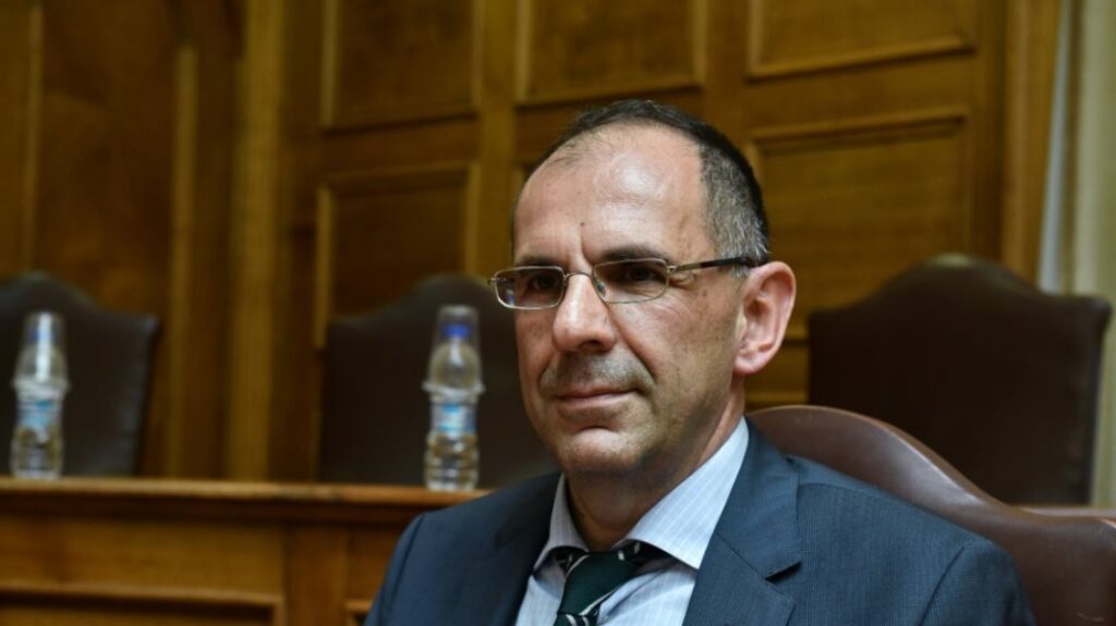 Γεραπετρίτης: Εξασφαλισμένες οι δεύτερες δόσεις για όσους έκαναν το εμβόλιο της AstraZeneca