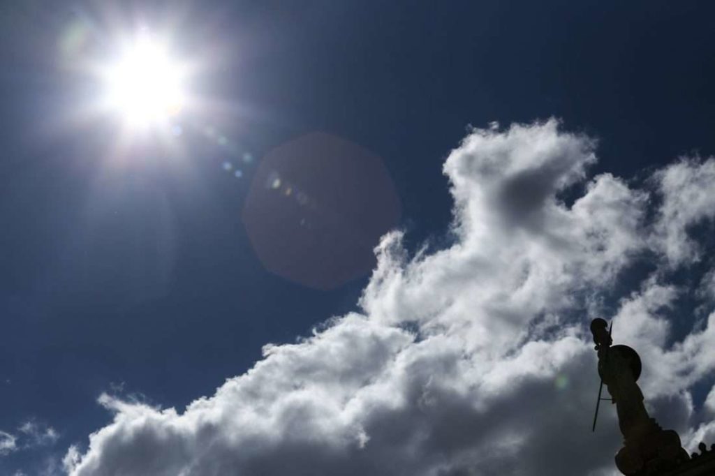 Ο Καιρός αύριο: Μικρή πτώση της θερμοκρασίας