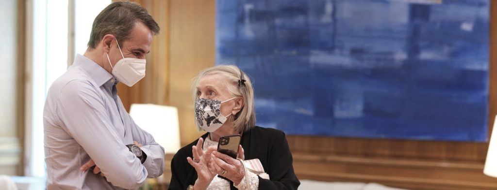 Μητσοτάκης: Ραντεβού με 84χρονη στο Μαξίμου