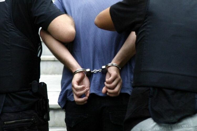 Θεσσαλονίκη: Συνελήφθη ανήλικος για παράνομη μεταφορά έξι μεταναστών