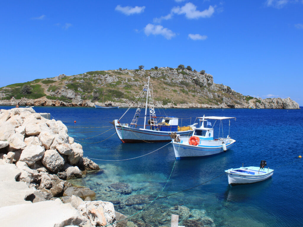 Ποια ελληνικά νησιά θα μπουν στην «πράσινη λίστα» της Βρετανίας