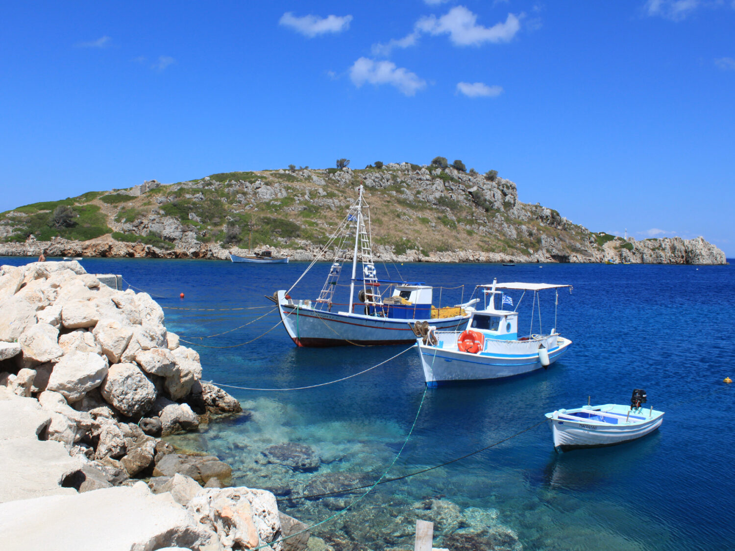 Ποια ελληνικά νησιά θα μπουν στην «πράσινη λίστα» της Βρετανίας