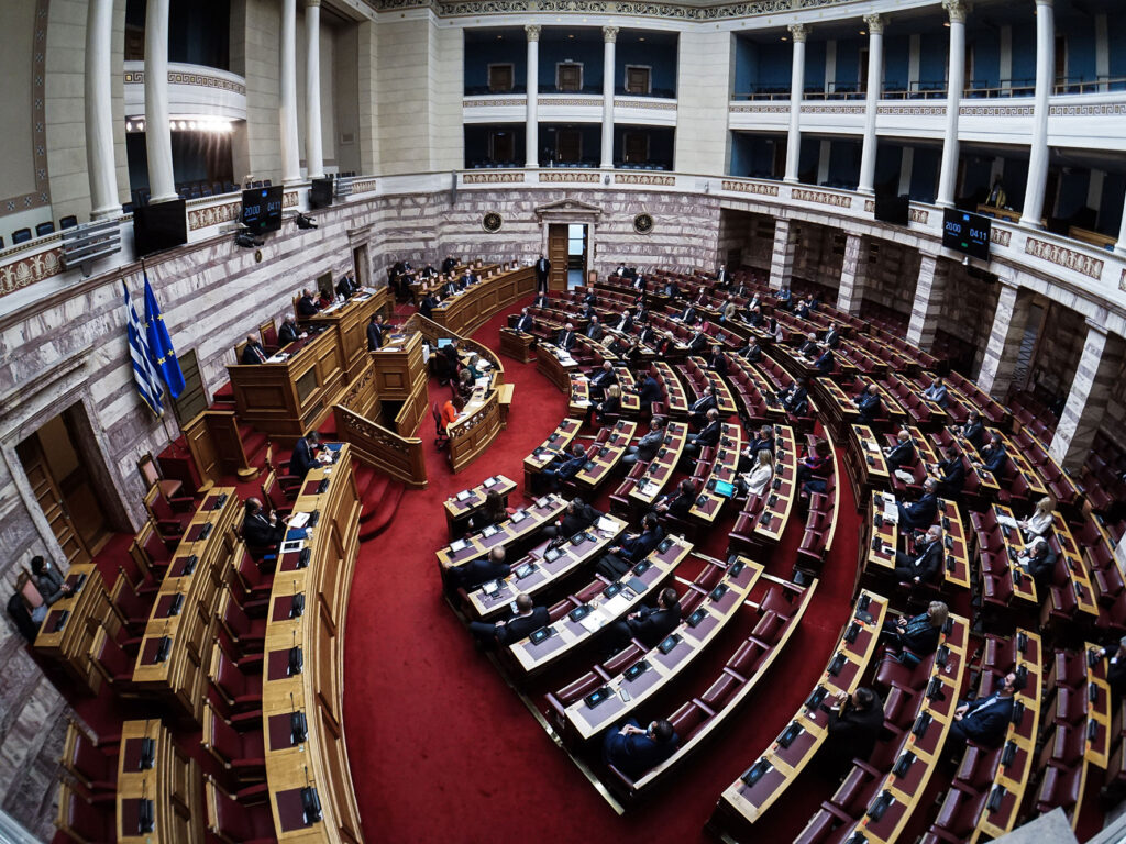 Φωτιά - Βαρυμπόμπη: Πυρά κατά της κυβέρνησης από την αντιπολίτευση