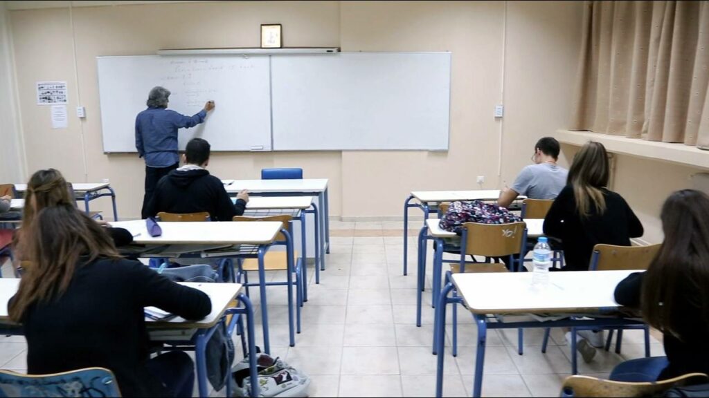 Ανοίγουν τα φροντιστήρια την Δευτέρα- Τέλος τα ραντεβού στο λιανεμπόριο