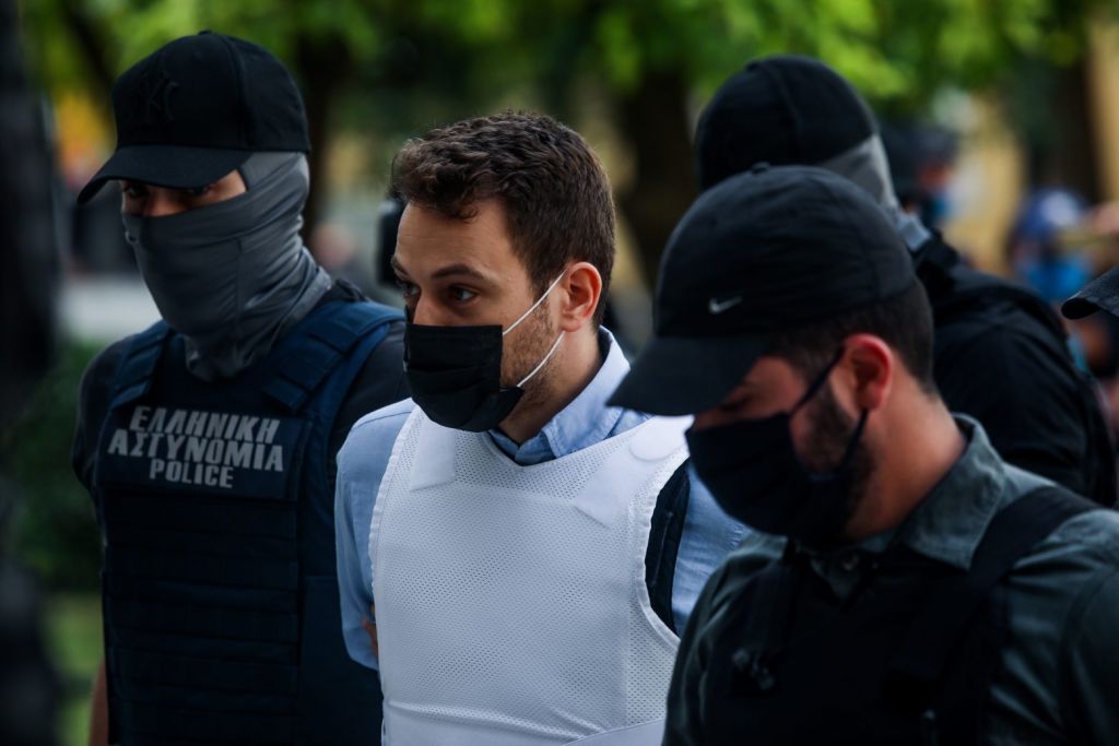 Γλυκα Νερα Επιμελεια