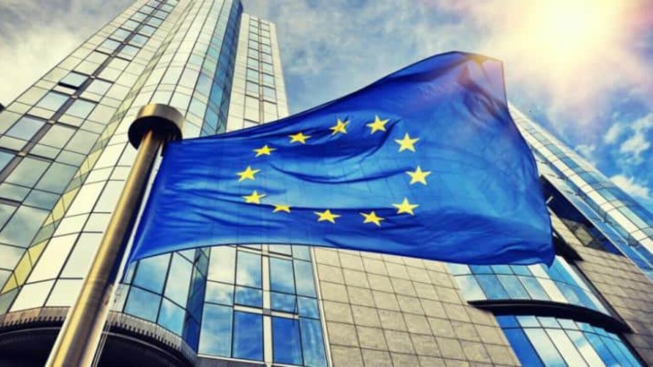 Ευρωπαϊκή Επιτροπή: Πράσινο φως για έναρξη ενταξιακών διαπραγματεύσεων με Ουκρανία-Μολδαβία
