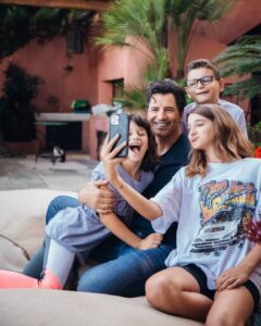 Γιορτή του Πατέρα: Διάσημοι μπαμπάδες στο Instagram