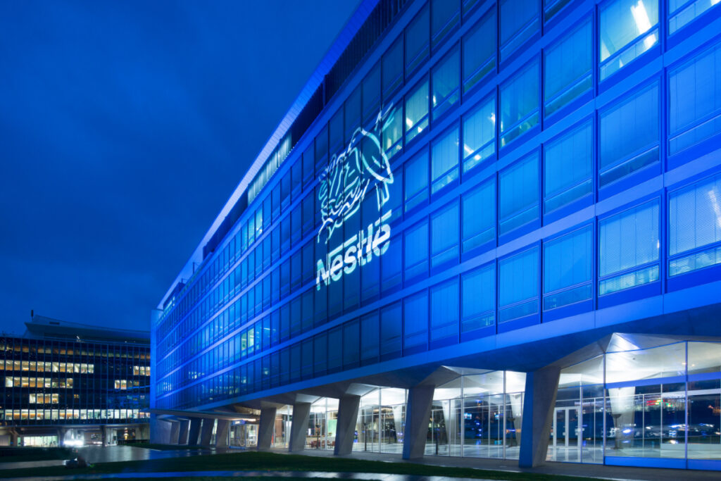 Nestle: Eγκαινίασε νέα γραμμή παραγωγής ειδών υγρής τροφής για ζώα συντροφιάς