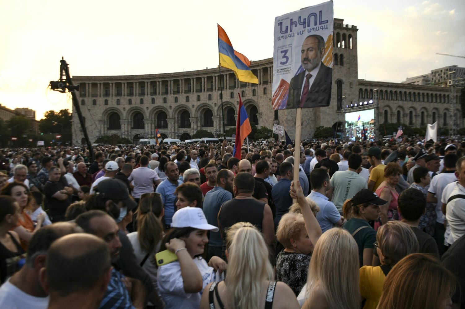Ε.Ε. και Αρμενία καλούνται να βρουν διαύλους συνεννόησης