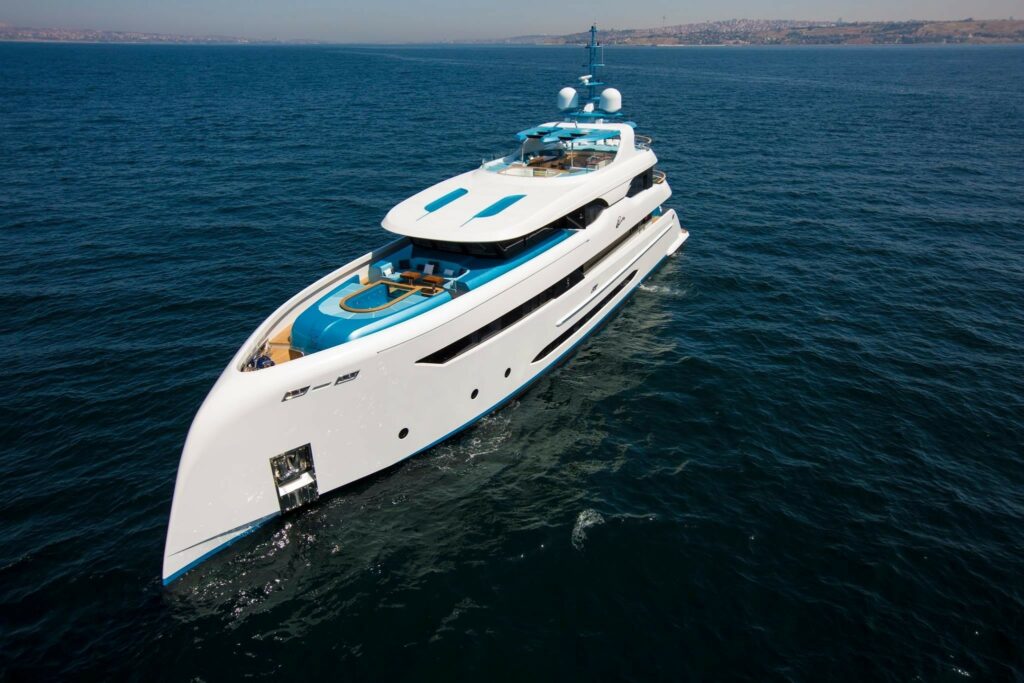 Bloomberg: Ελληνική πρωτιά στις αφίξεις superyachts