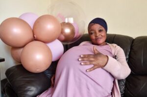 Ρεκόρ Γκίνες: Γυναίκα από τη Νότια Αφρική γέννησε δεκάδυμα