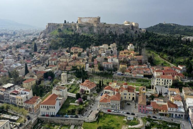 Drone με θερμική κάμερα πάνω από την Αθήνα με καύσωνα (Βίντεο)