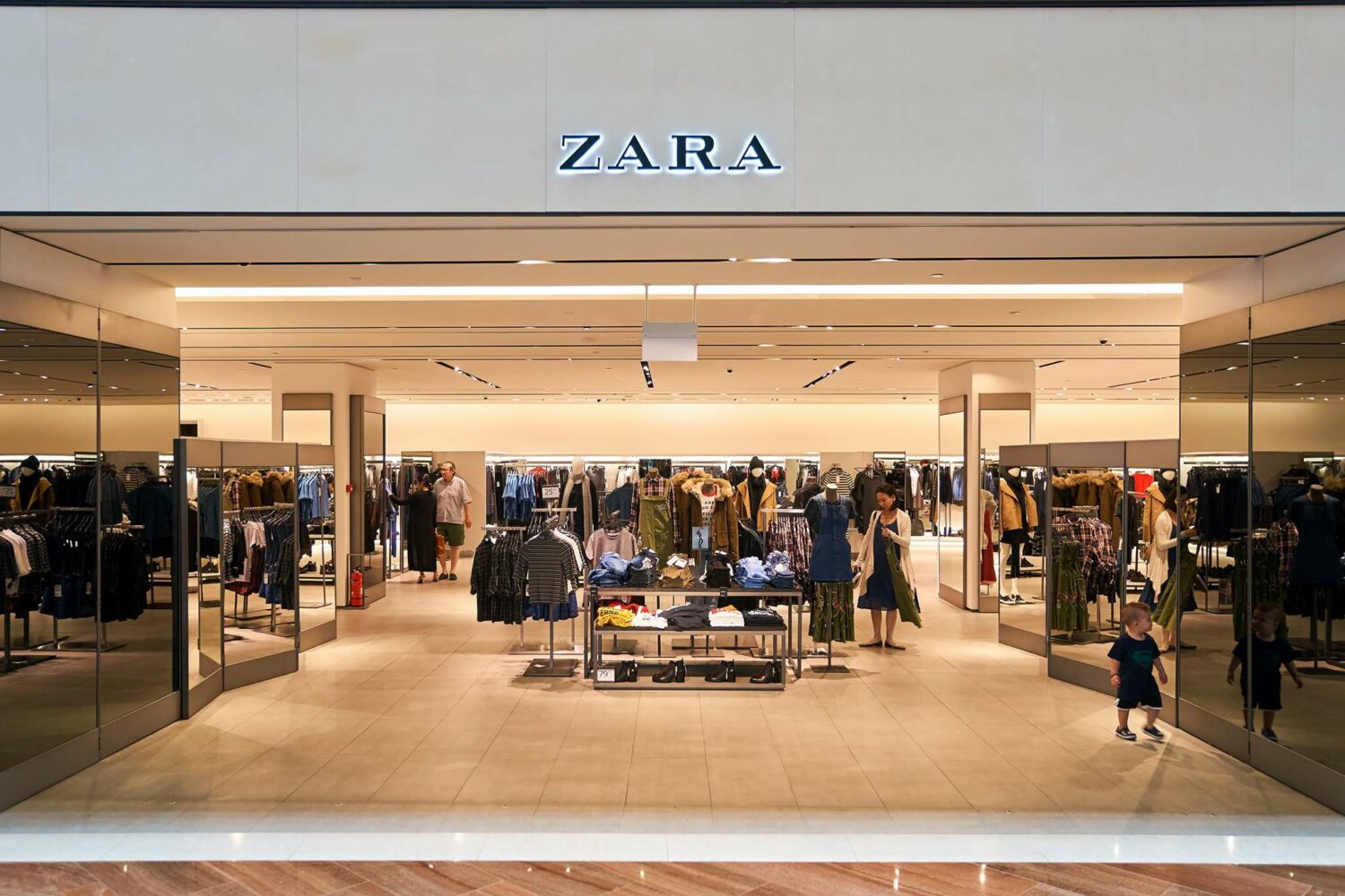 Σε εσωτερικές αλλαγές προχωρά η Zara Ελλάς