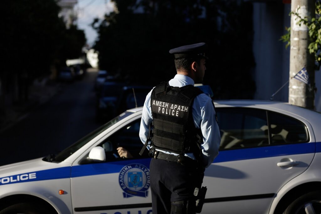 Αγία Βαρβάρα: Σκότωσαν 64χρονη έξω από το σπίτι της - Αναζητείται ο σύζυγος