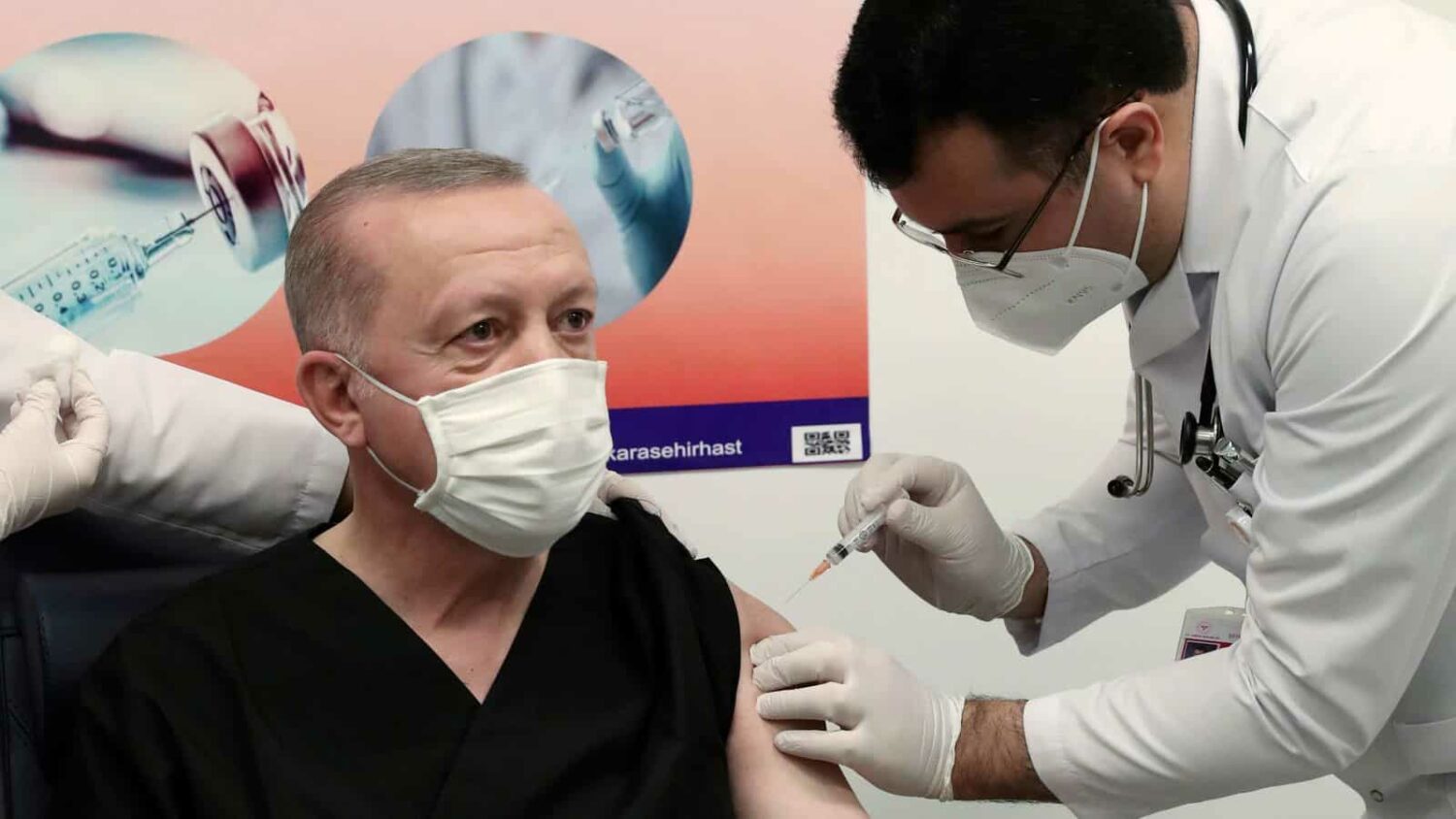 Σάλος με την τρίτη δόση εμβολίου του Ερντογάν