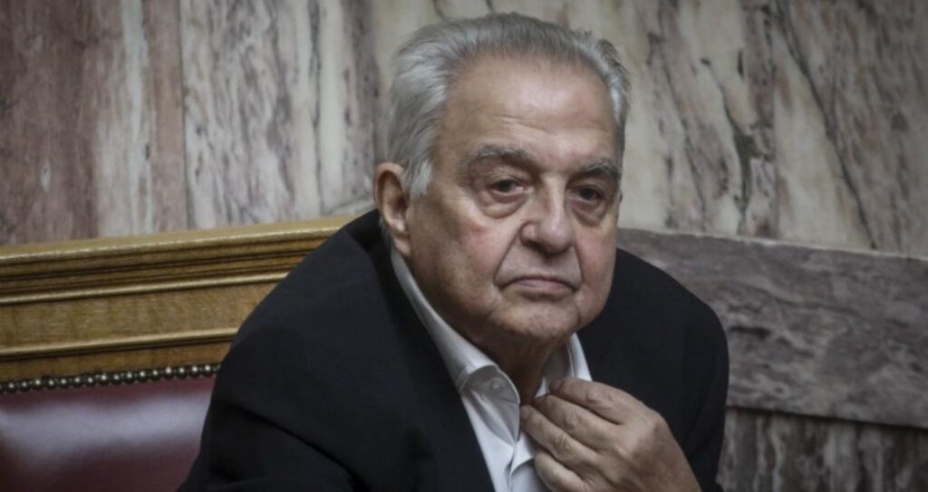 Ο Δήμος Αθηναίων «σήκωσε» τελικά το αυτοκίνητο του Φλαμπουράρη