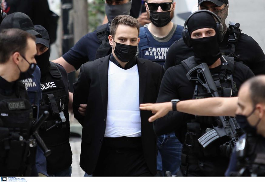 Γλυκά Νερά: Ποιός θα πάρει την επιμέλεια του μωρού;