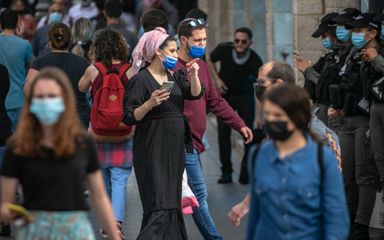 Ισραήλ: Επανέρχεται η μάσκα στους κλειστούς δημόσιους χώρους
