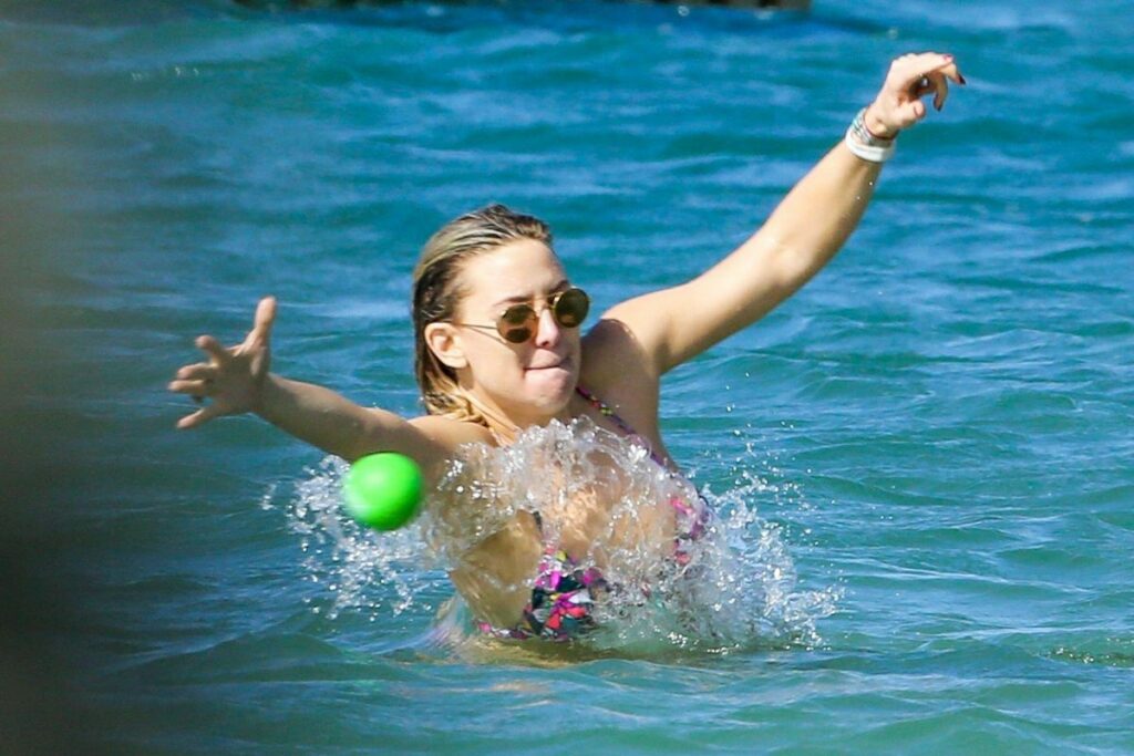 Η Kate Hudson στην Ελλάδα - Σε ποιο νησί κάνει διακοπές;
