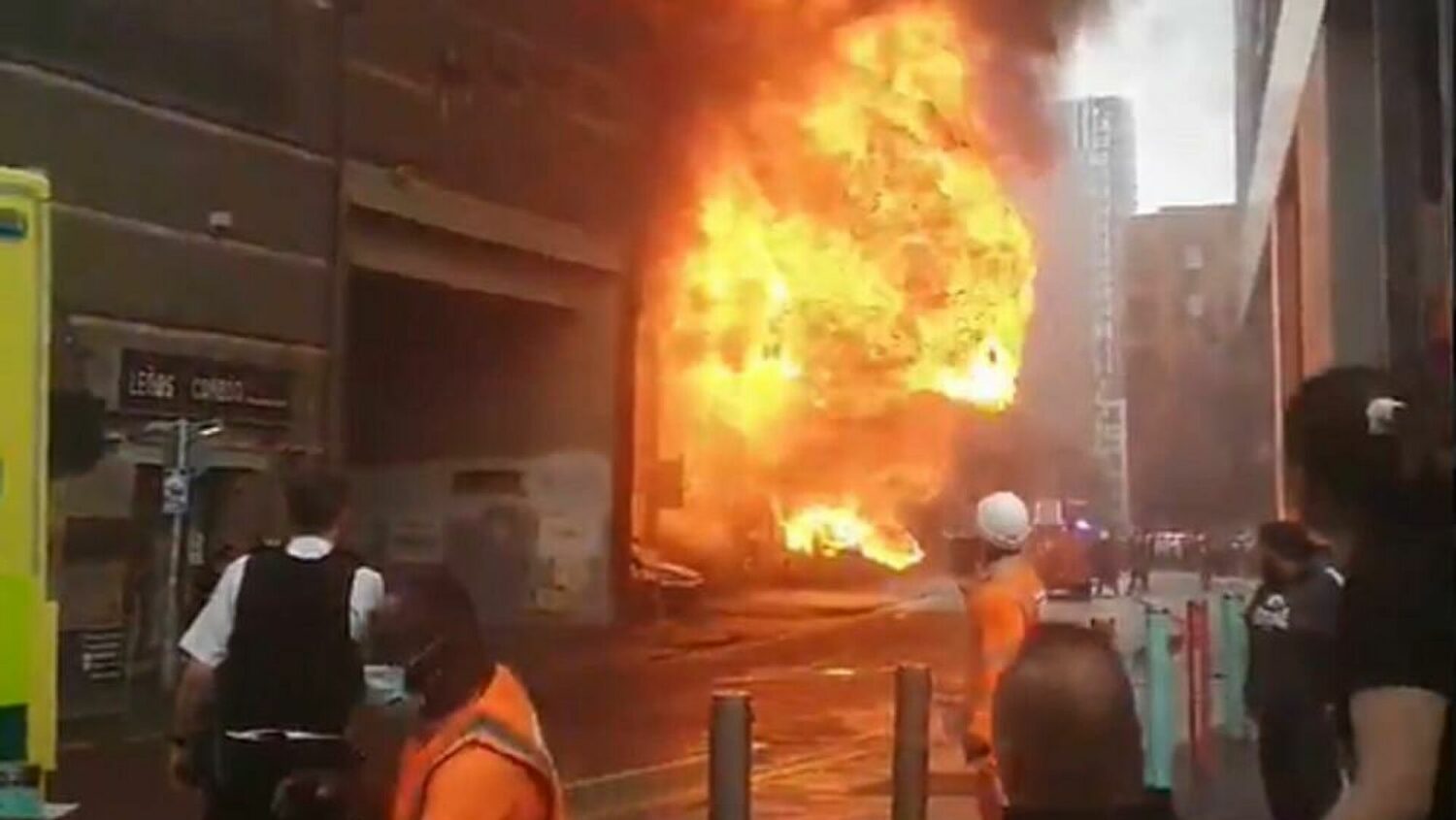 Λονδίνο: Μεγάλη φωτιά σε σταθμό του μετρό