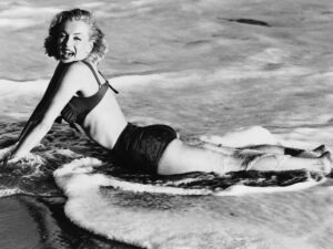 Marilyn Monroe: Άναβε φωτιές με μπικίνι