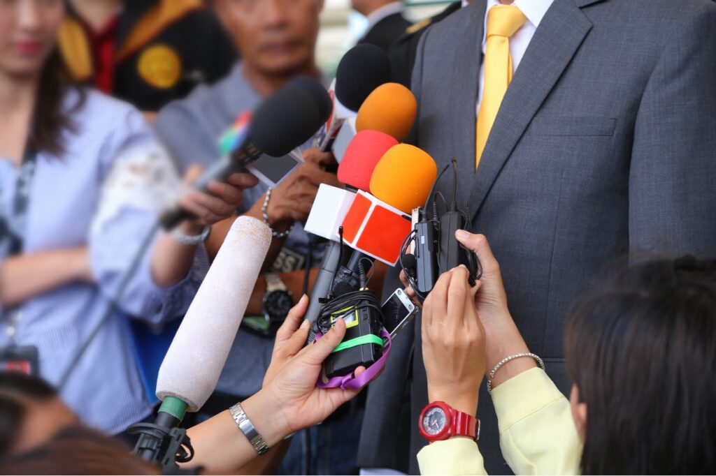 Ο Υπουργός, η ενημέρωση των δημοσιογράφων και ο... ανασχηματισμός
