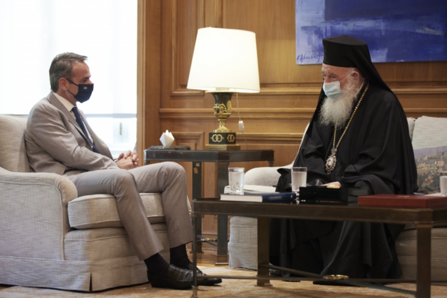 Μητσοτάκης σε Ιερώνυμο: Να παροτρύνει η Εκκλησία τους πολίτες να εμβολιαστούν