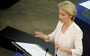 Φον ντερ Λάιεν προς Στάρμερ: Βαθιά ανησυχία για τους δασμούς Τραμπ – Έτοιμη για α