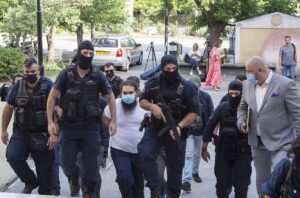 Επίθεση με βιτριόλι: Στον εισαγγελέα ο 37χρονος ιερέας