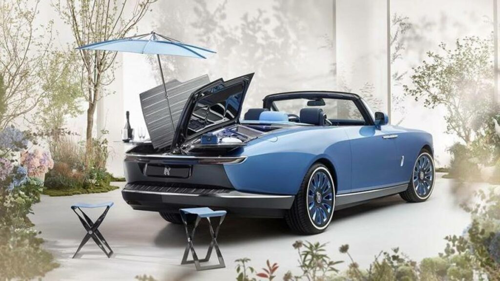 Η Rolls-Royce μάς συστήνει το coachbuilding