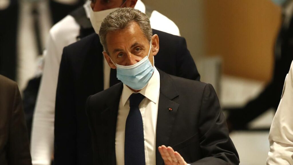 Έξι μήνες φυλάκιση κατά του πρώην προέδρου Νικολά Σαρκοζί ζητούν οι εισαγγελείς