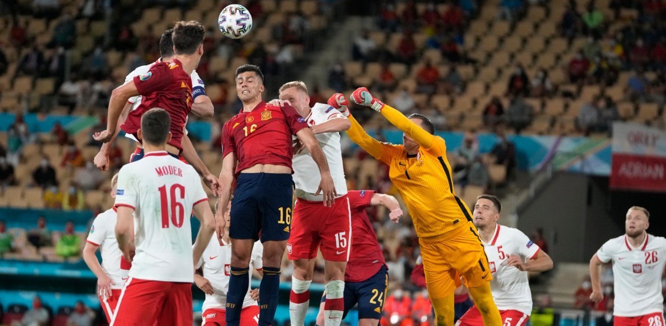 Ισπανία-Πολωνία 1-1: Κινδυνεύουν με αποκλεισμό οι Ίβηρες!