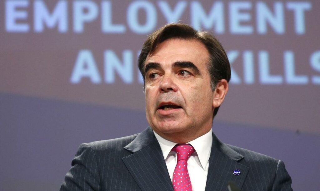 Μ. Σχοινάς: Μεταβαίνει στην Τρίπολη της Λιβύης για το Διαμεσογειακό Φόρουμ Μετανάστευσης
