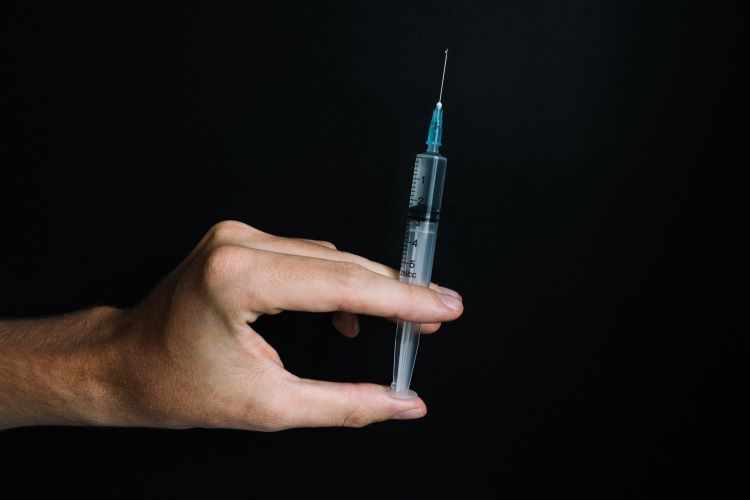 Μητσοτάκης: Υποχρεωτικός εμβολιασμός σε νοσηλευτές και μονάδες φροντίδας
