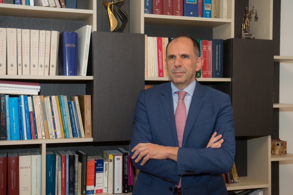 Μένει στο Μαξίμου ο Γιώργος Γεραπετρίτης, μέχρι να φύγει για Επίτροπος στην Κομισιόν