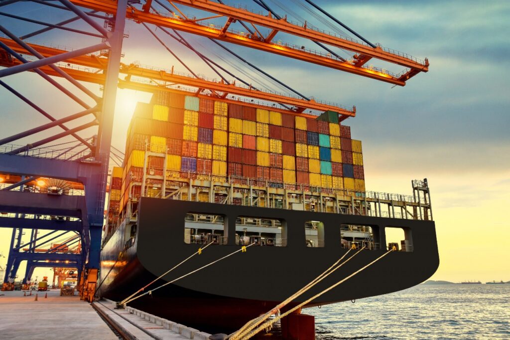 Ναυτιλιακός εφιάλτης: Αυξήθηκε το κόστος μεταφοράς με container κατά 485%!