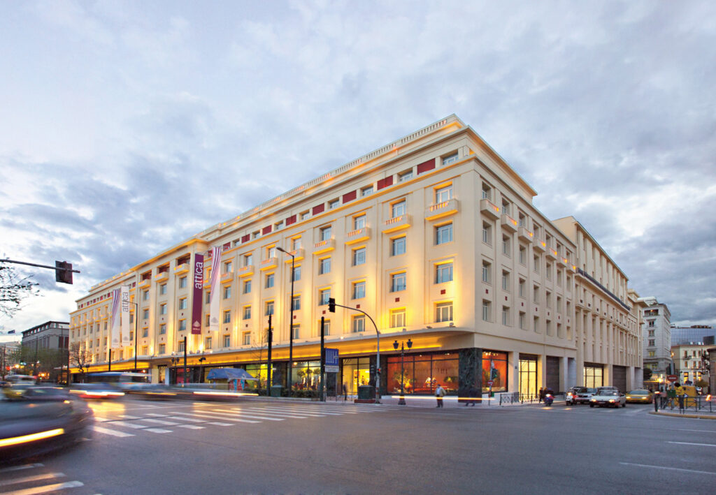 Στην Ideal Holdings τα πολυκαταστήματα Attica έναντι 100 εκατ. ευρώ