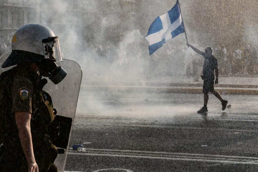ΕΠΕΙΣΟΔΙΑ ΣΤΗΝ ΣΥΓΚΕΝΤΡΩΣΗ ΣΤΗΝ ΠΛ. ΣΥΝΤΑΓΜΑΤΟΣ ΕΝΑΝΤΙΑ ΣΤΗΝ ΥΠΟΧΡΕΩΤΙΚΟΤΗΤΑ ΤΟΥ ΕΜΒΟΛΙΑΣΜΟΥ(EUROKINISSI/ΤΑΤΙΑΝΑ ΜΠΟΛΑΡΗ)