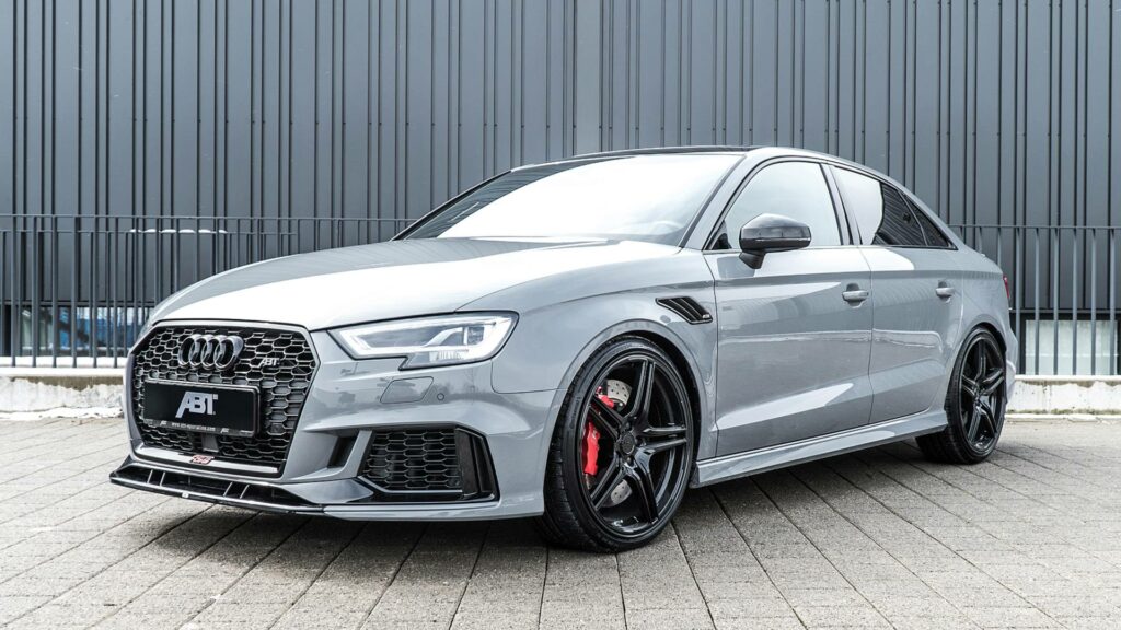Audi RS3 με 400 άλογα και άπιαστη τελική!