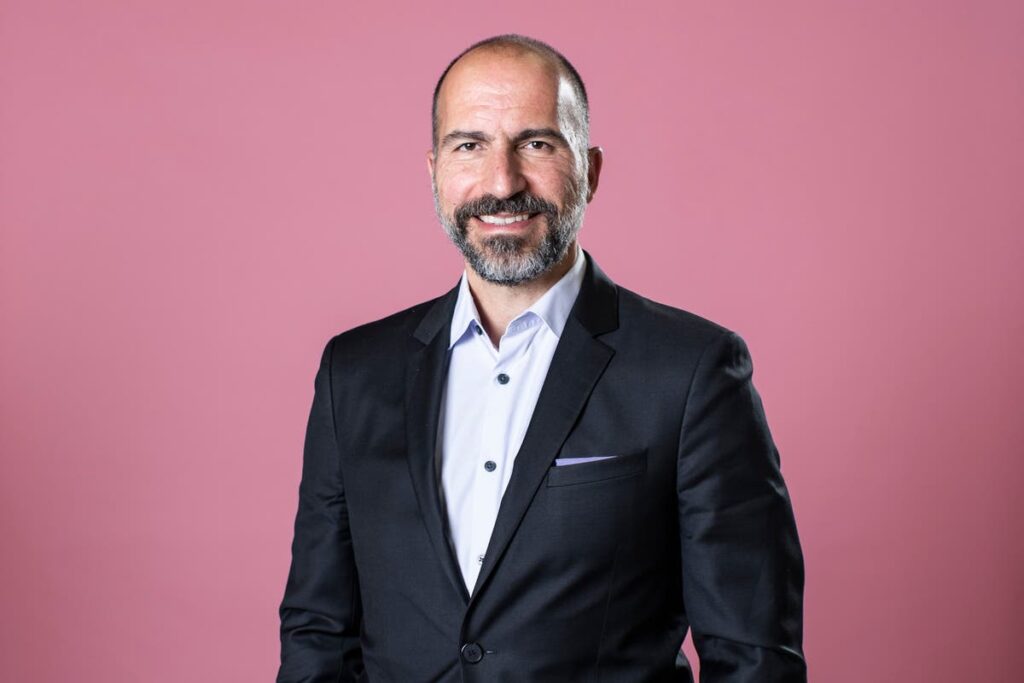 Ντάρα Κοσροβσάχι: Γιατί ο Ceo της Uber έγινε … ντελιβεράς