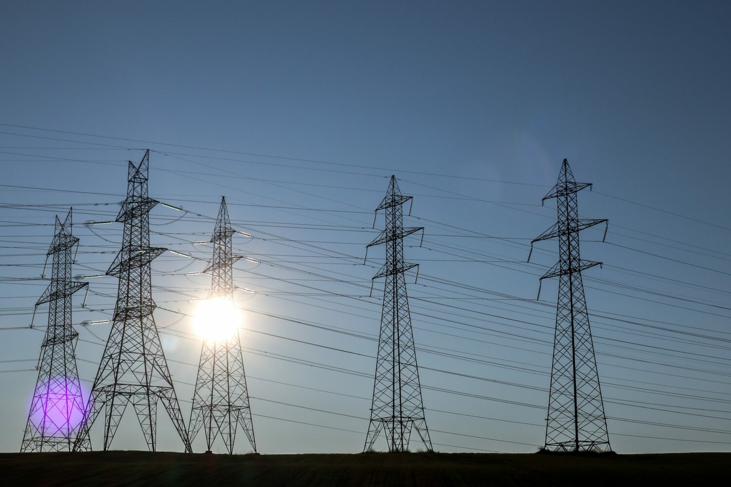ΡΑΕ: Προτάσεις αντιμετώπισης των ανατιμητικών τάσεων στα τιμολόγια του ηλεκτρικού