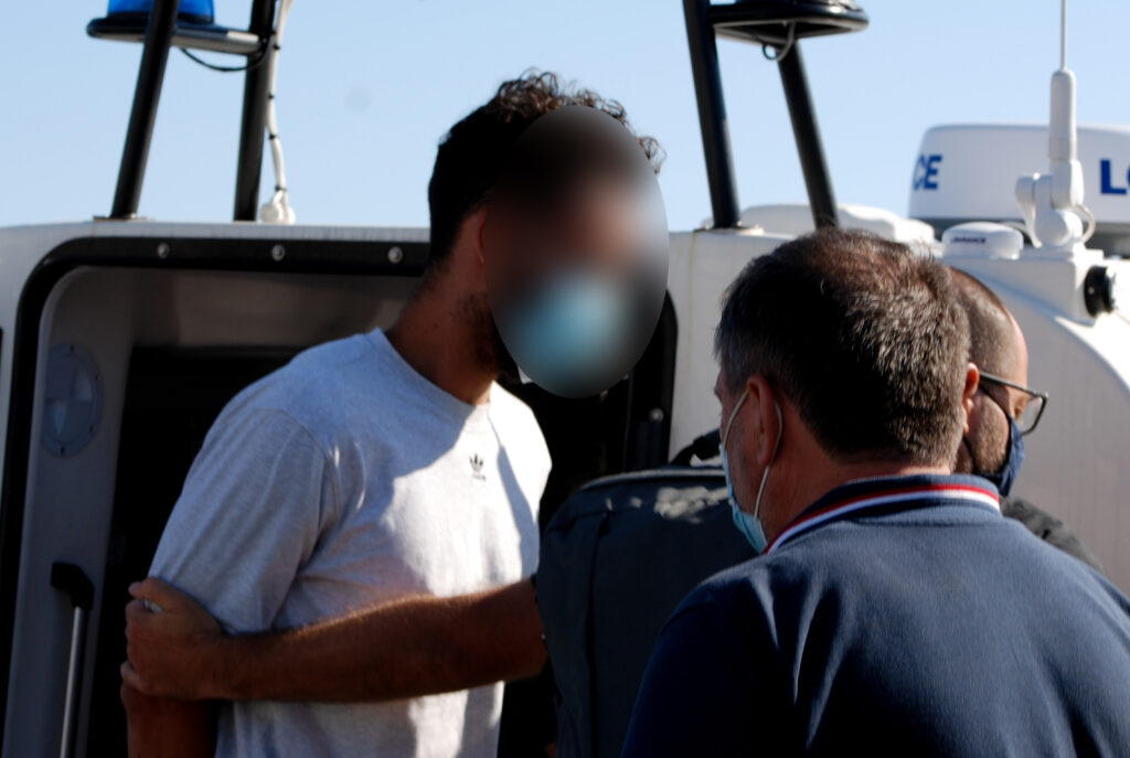 Φολέγανδρος: Ο 30χρονος χτύπησε τη Γαρυφαλλιά και την έριξε στο νερό