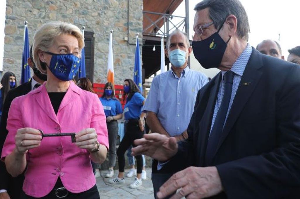 Η Φον ντερ Λάιεν παραδίδει στον Ν. Αναστασιάδη το Σχέδιο Ανάκαμψης και Ανθεκτικότητας