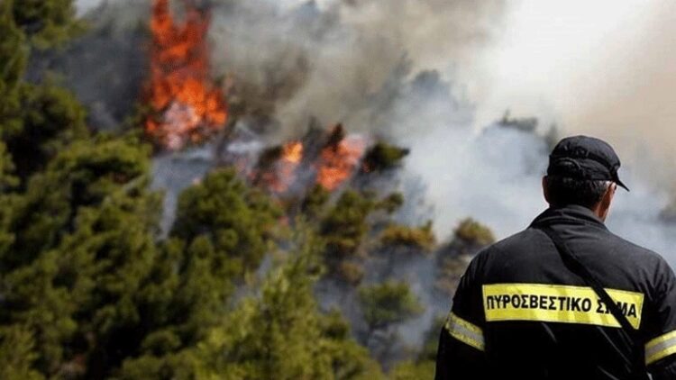 Μήνυμα από 112 για κίνδυνο πυρκαγιάς σε Ρόδο και Κρήτη