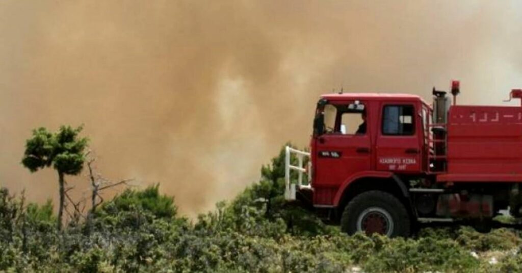 Μεγάλη φωτιά στην Ερύμανθο Αχαΐας - Εκκενώθηκε οικισμός