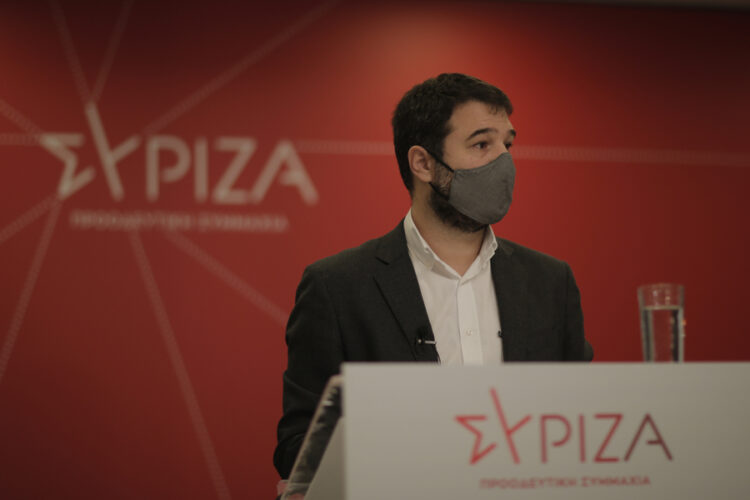 Ηλιόπουλος: Η πολιτική της κυβέρνησης Μητσοτάκη σαμποτάρει τους εμβολιασμούς