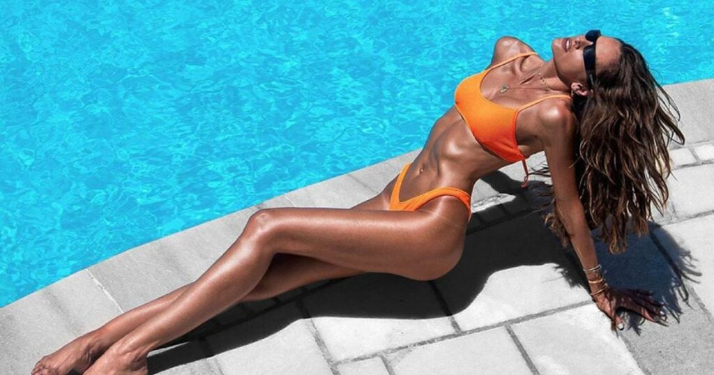 Izabel Goulart: Διακοπές στην Μύκονο για το θεικό μοντέλο της Vicoria Secret