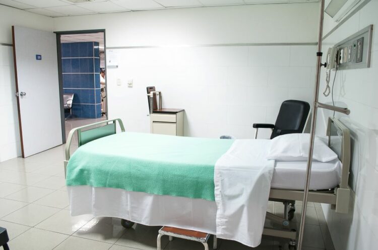 Κορωνοϊός: Δεσμεύονται κλίνες Covid στα νοσοκομεία για το «κύμα του καλοκαιριού»