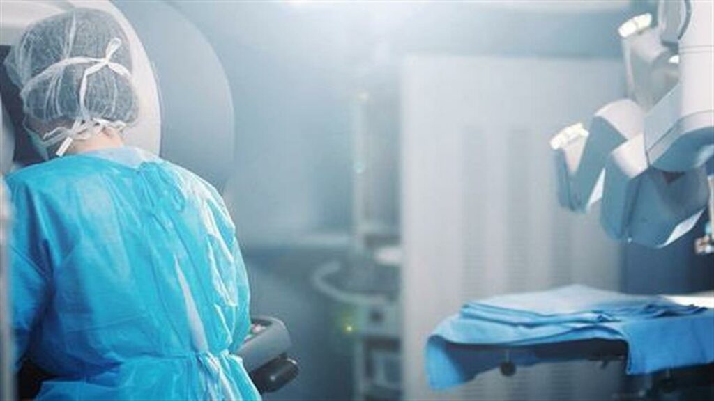 Metropolitan Hospital: Διεθνής πρωτιά στις ρομποτικές ουρολογικές επεμβάσεις
